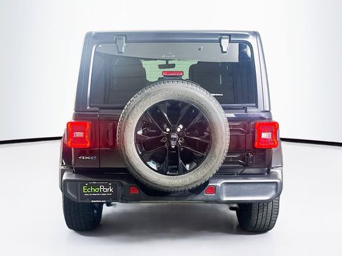 Used 2022 Jeep Wrangler Sahara image 7