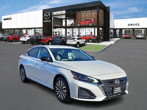 Used 2024 Nissan Altima 2.5 SV image 1