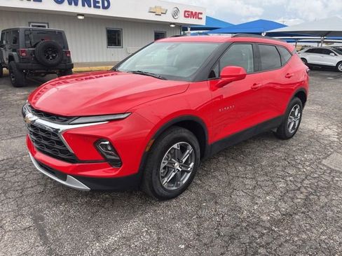 Used 2023 Chevrolet Blazer LT w/ Convenience Package FWD image 1