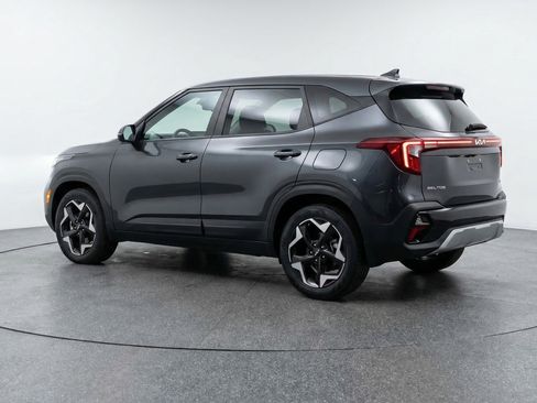 Used 2025 Kia Seltos S FWD image 6