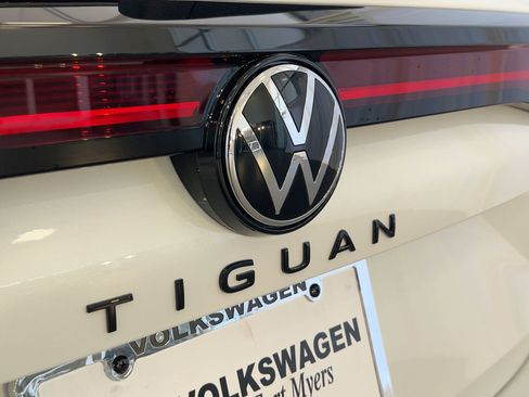 New 2026 Volkswagen Tiguan SE R-Line image 34