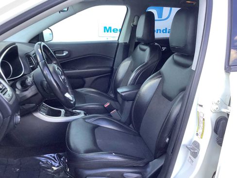 Used 2018 Jeep Compass Latitude FWD image 11