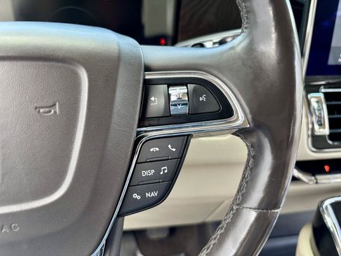 Used 2018 Lincoln Navigator Select AWD/4WD image 28