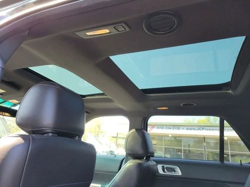 Used 2015 Ford Explorer XLT w/ Equipment Group 202A FWD image 11