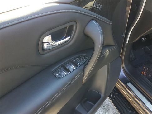 Used 2024 INFINITI QX80 Luxe image 9