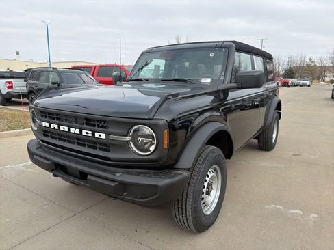 New 2026 Ford Bronco Base image 9