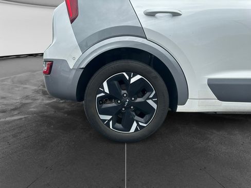 Used 2023 Kia Niro Wave w/ Wave Preserve Package FWD image 21