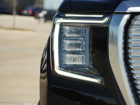 Used 2022 GMC Yukon Denali w/ Max Trailering Package image 2