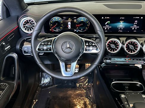 Used 2023 Mercedes-Benz CLA 250 4MATIC image 31