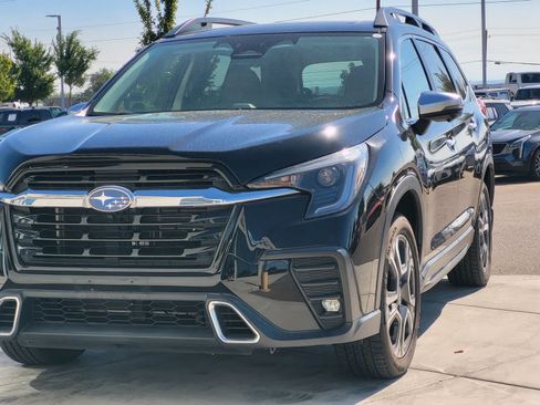 Used 2023 Subaru Ascent Touring AWD/4WD image 7