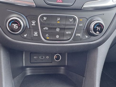 Used 2020 Chevrolet Equinox LT image 28