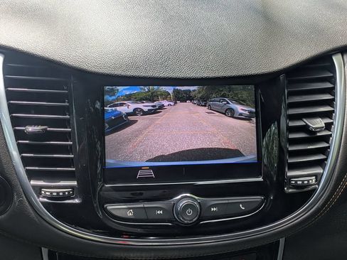 Used 2020 Chevrolet Trax Premier FWD image 21