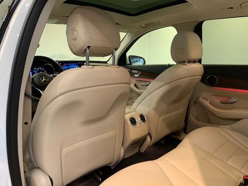 Used 2021 Mercedes-Benz GLC 300 4MATIC image 12