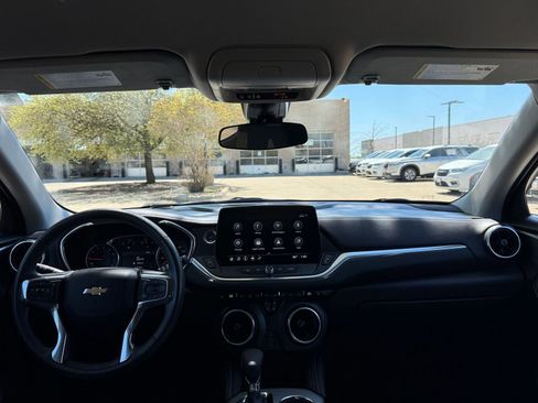 Used 2025 Chevrolet Blazer LT image 33