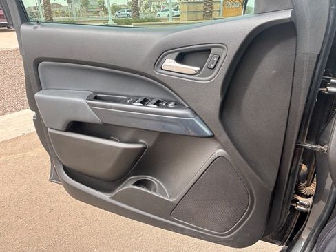 Used 2016 Chevrolet Colorado Z71 AWD/4WD image 11