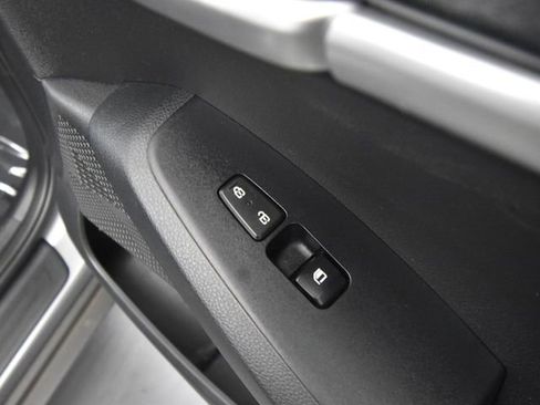 Used 2021 Kia Seltos LX image 40