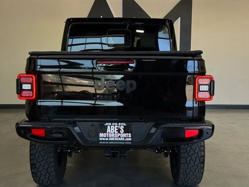 Used 2022 Jeep Gladiator Overland AWD/4WD image 5