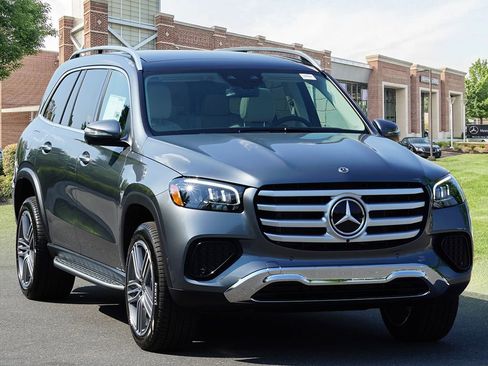 New 2026 Mercedes-Benz GLS 450 4MATIC image 3