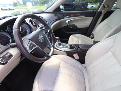 Used 2013 Buick Regal Premium FWD image 2