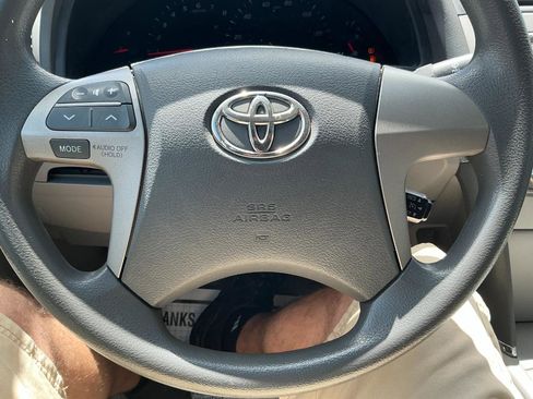 Used 2009 Toyota Camry FWD image 10
