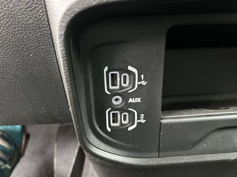 Used 2025 RAM 2500 Big Horn AWD/4WD image 29