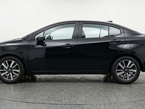 Used 2025 Nissan Versa SV image 5