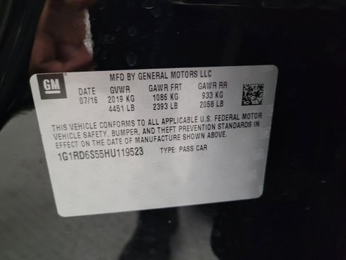 Used 2017 Chevrolet Volt Premier w/ Driver Confidence II Package FWD image 33