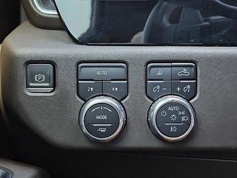 Used 2022 GMC Sierra 1500 SLT AWD/4WD image 24