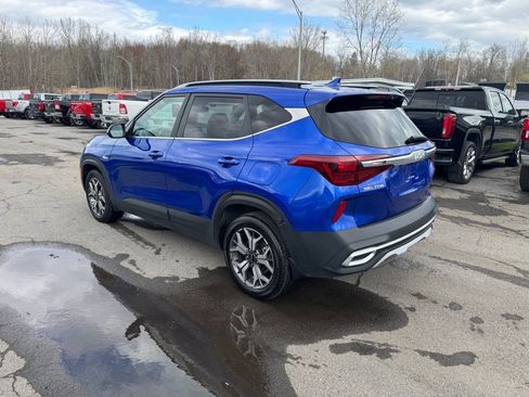 Used 2023 Kia Seltos EX AWD/4WD image 3