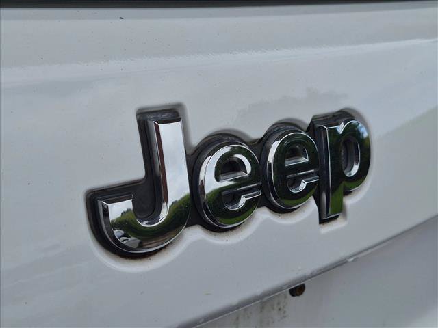 Used 2014 Jeep Grand Cherokee Overland w/ Advanced Technology Group AWD/4WD image 13