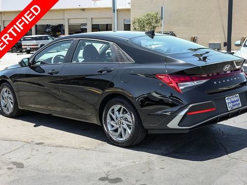 Used 2025 Hyundai Elantra Hybrid FWD image 4