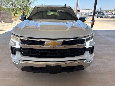 Used 2024 Chevrolet Silverado 1500 LT RWD image 2