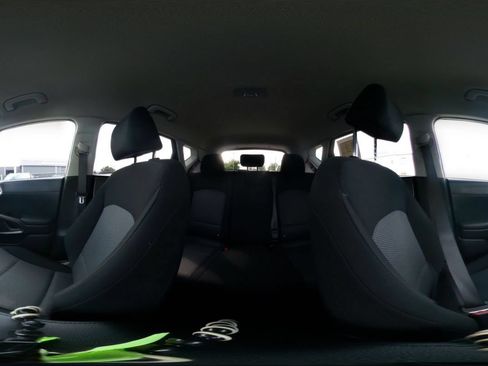 Used 2025 Kia Soul LX w/ LX Technology Package FWD image 37
