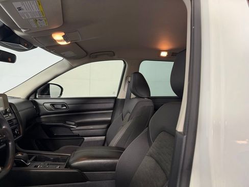Used 2025 Nissan Pathfinder S FWD image 20