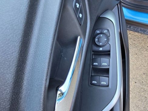 Used 2025 Chevrolet Trax LS w/ LS Convenience Package FWD image 15