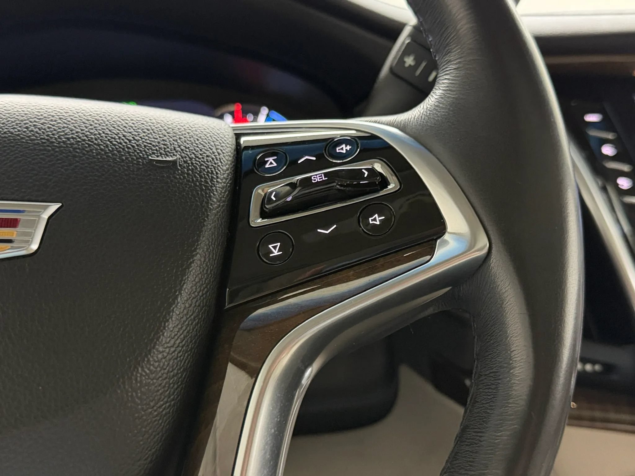 Used 2019 Cadillac Escalade Luxury RWD image 71