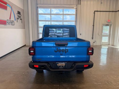 New 2026 Jeep Gladiator Sport AWD/4WD image 5