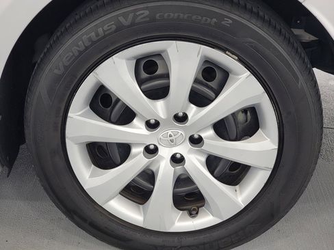 Used 2022 Toyota Corolla LE image 11