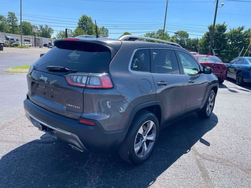 Used 2019 Jeep Cherokee Limited AWD/4WD image 4