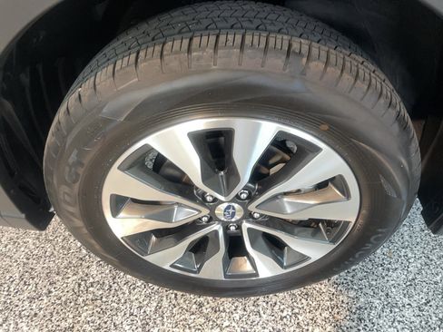 Used 2025 Subaru Outback Limited AWD/4WD image 5
