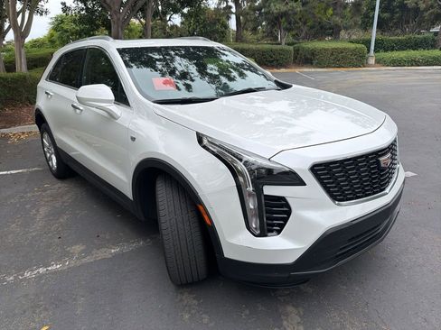 Used 2023 Cadillac XT4 Luxury w/ Cold Weather Package FWD image 3