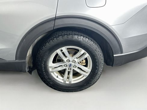 Used 2020 Ford Explorer XLT RWD image 11