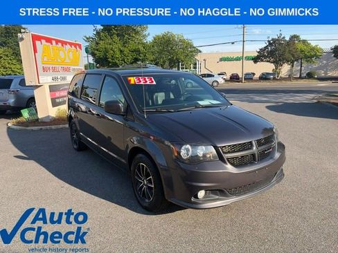 Used 2018 Dodge Grand Caravan GT FWD image 2