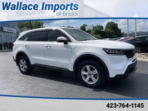 Used 2022 Kia Sorento LX AWD/4WD image 1