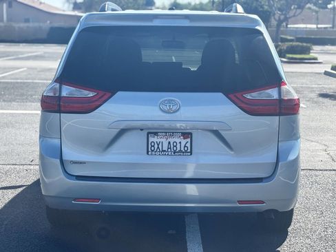 Used 2016 Toyota Sienna LE image 6