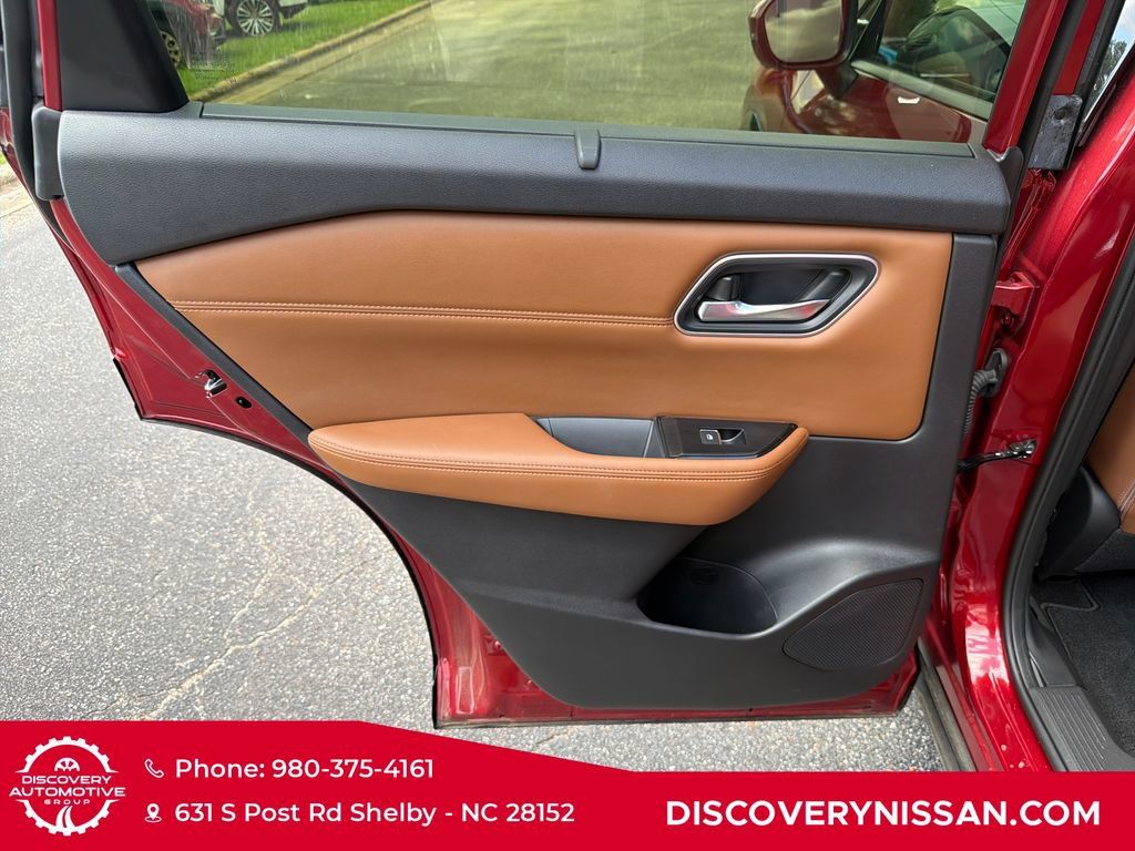Certified 2026 Nissan Rogue Platinum w/ Platinum Premium Package AWD/4WD image 29