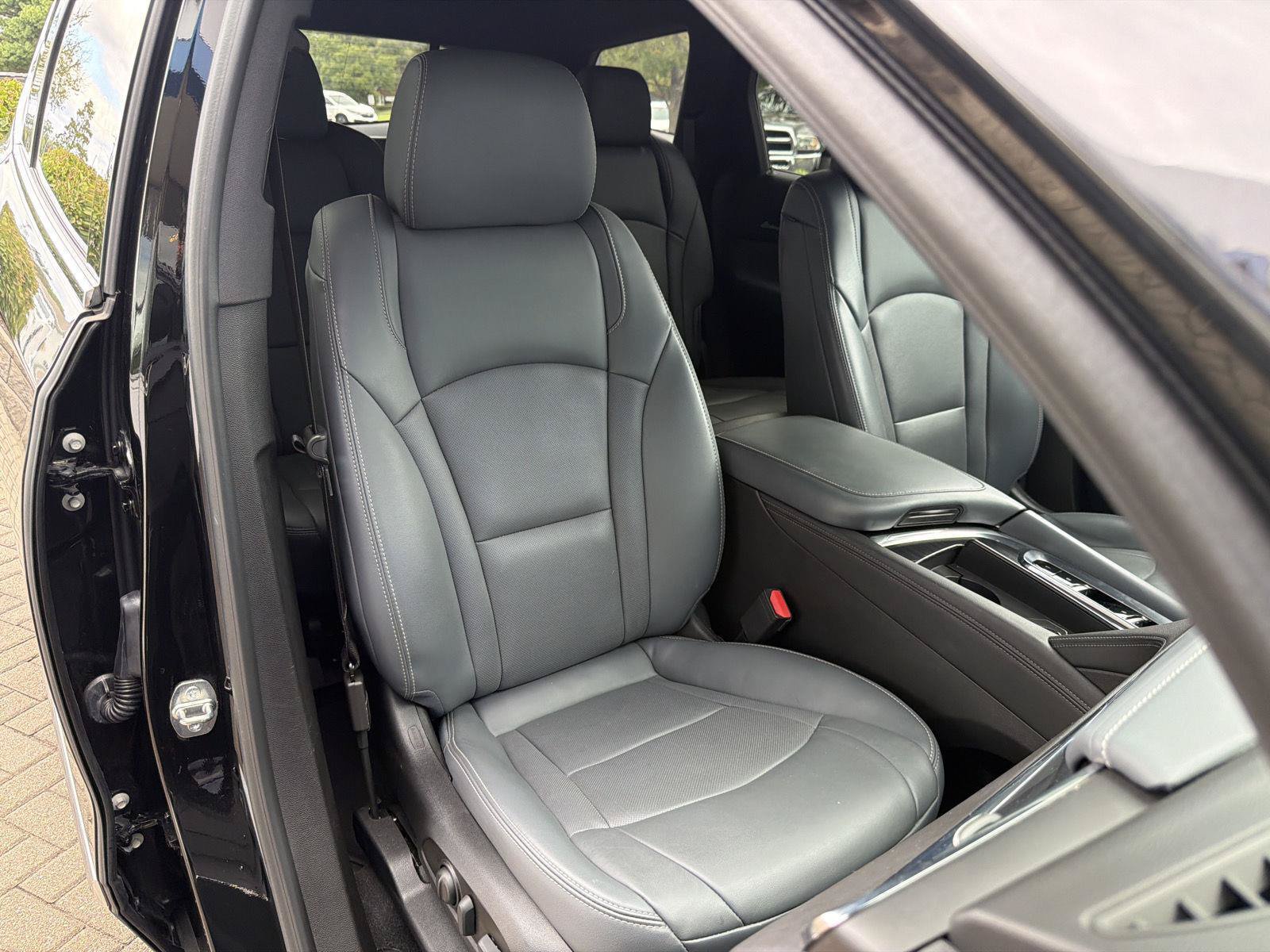 Used 2023 Buick Enclave Essence FWD image 31
