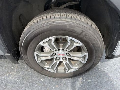 Certified 2025 GMC Sierra 1500 SLT AWD/4WD image 14