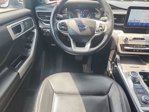 Used 2020 Ford Explorer XLT w/ Equipment Group 202A AWD/4WD image 10