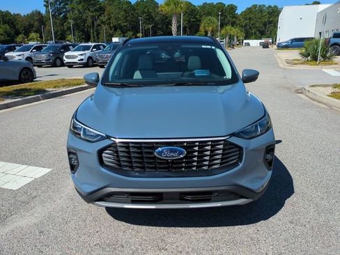 Used 2025 Ford Escape SE w/ PHEV Premium Package FWD image 9